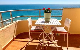 GATU Villa Bani con terraza y vista frontal al mar